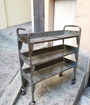 CARRELLO INDUSTRIALE A 3 RIPIANI