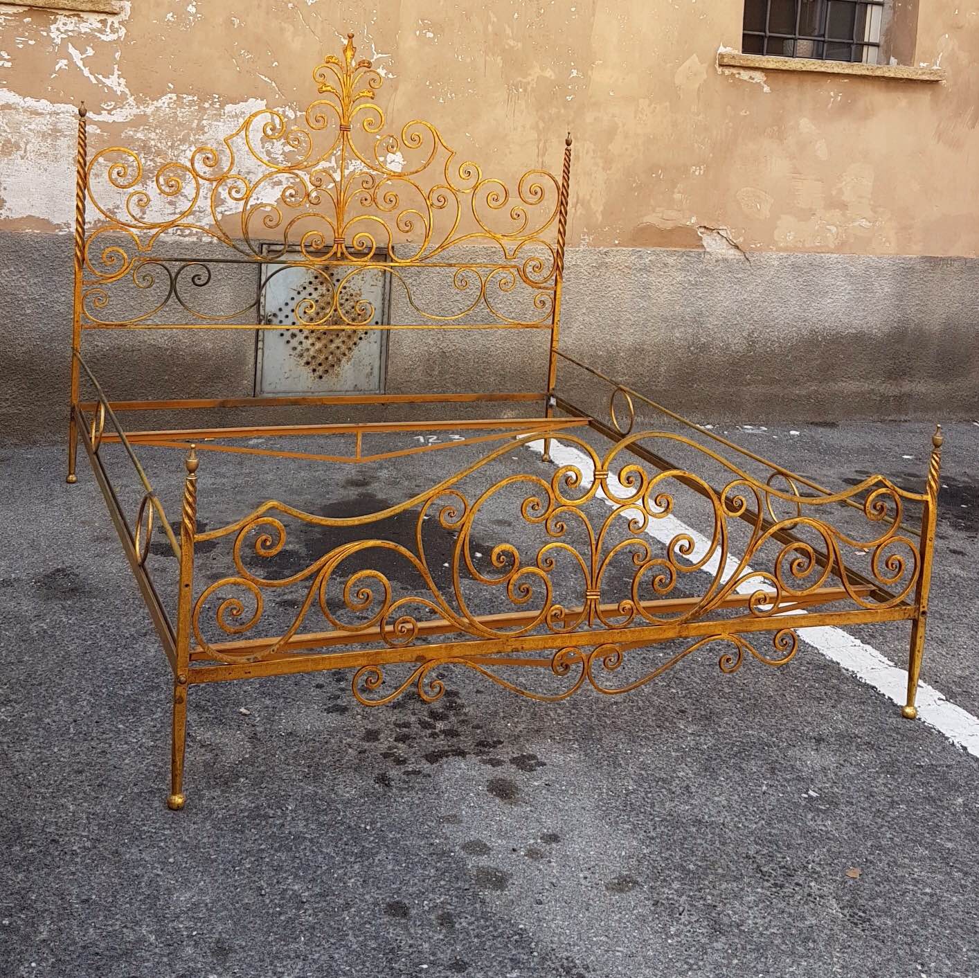 ANTICO LETTO MATRIMONIALE IN FERRO BATTUTO - NeoRetrò