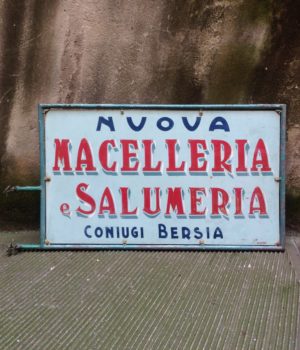 Insegna 'Nuova macelleria e Salumeria'
