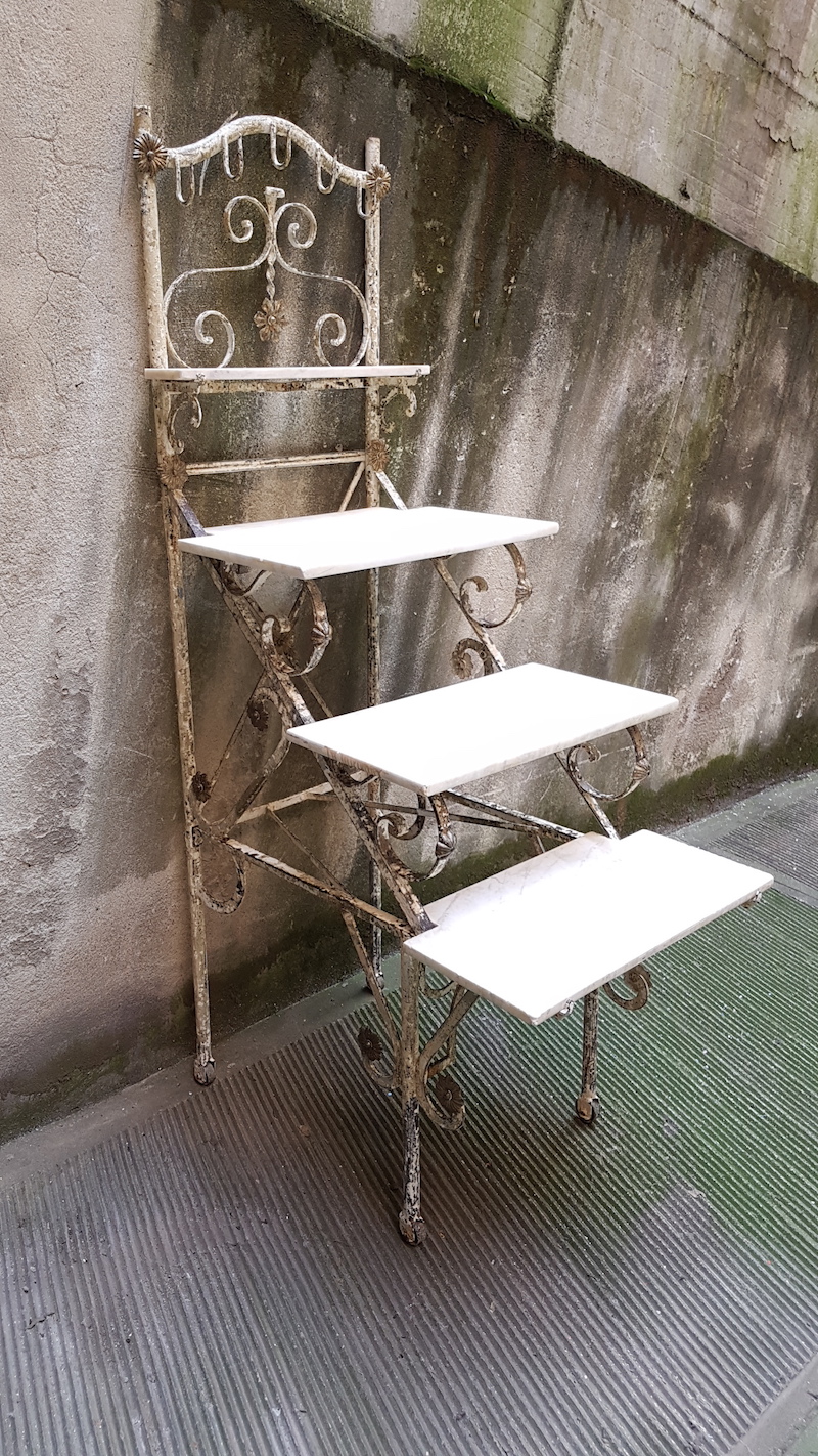 Etagère da macellaio, Espositore