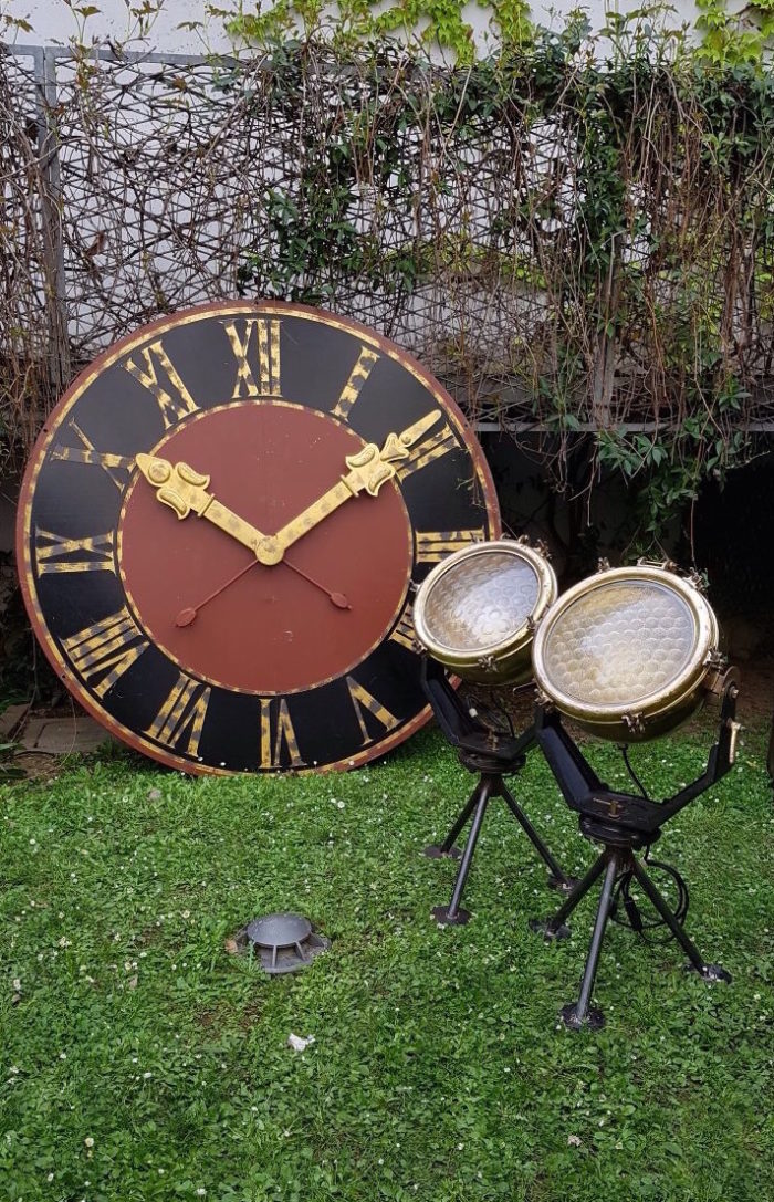 Fari navali e orologio per allestimento