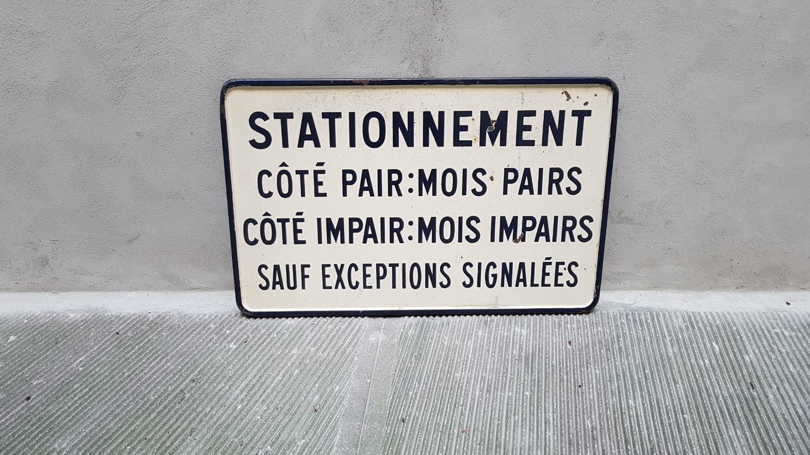 Targa francese 'Stationnement'