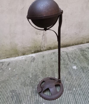 Sputacchiera ghisa periodo Fascista