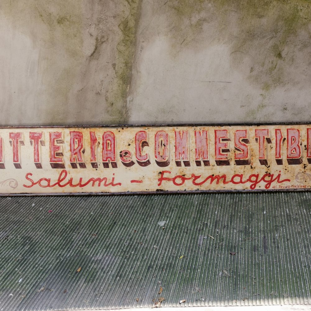Insegna Latteria