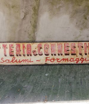 Insegna Latteria