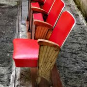 Poltrone rosse da teatro
