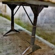 Tavolo da bistrot con piano in marmo