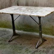 Tavolo da bistrot con piano in marmo