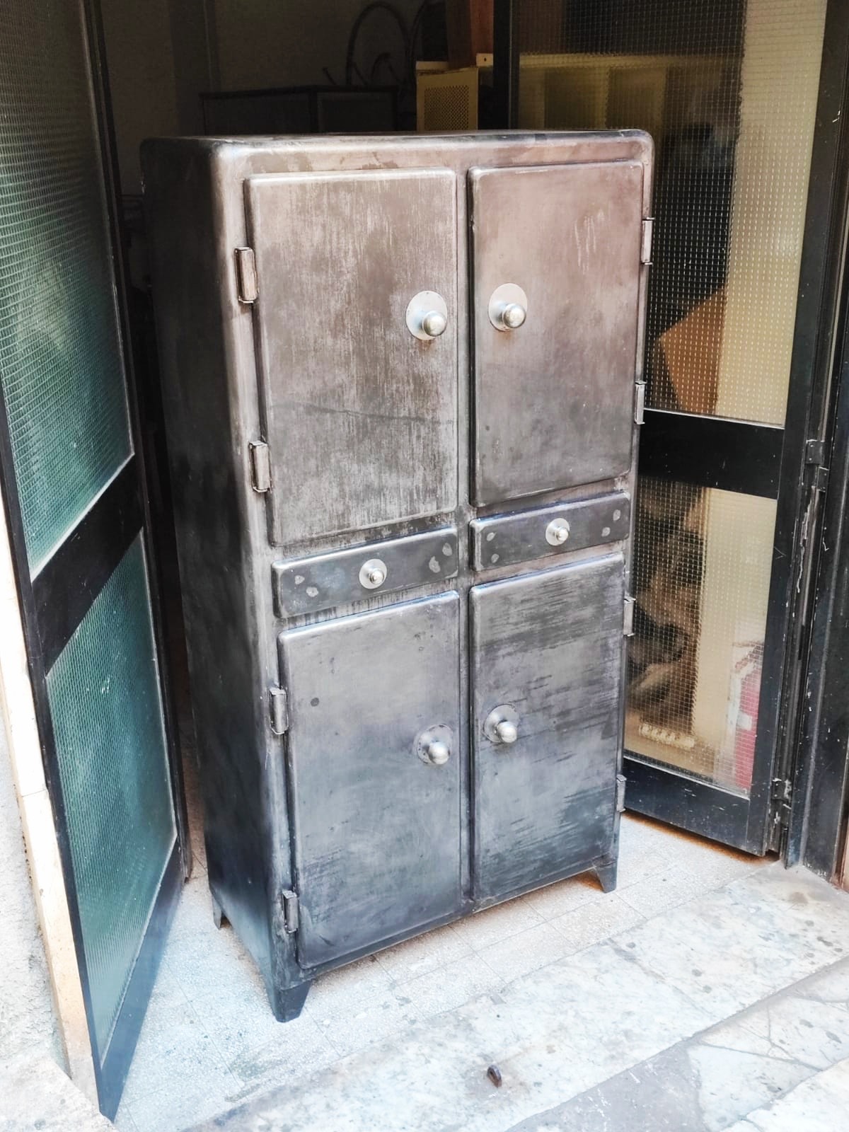 mobile buffet francese in ghisa e metallo