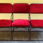 Poltroncine rosse di un teatro italiano
