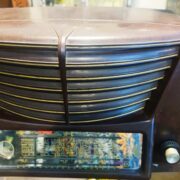 Radio anni '40 in bachelite e giradischi Rêve IDeal