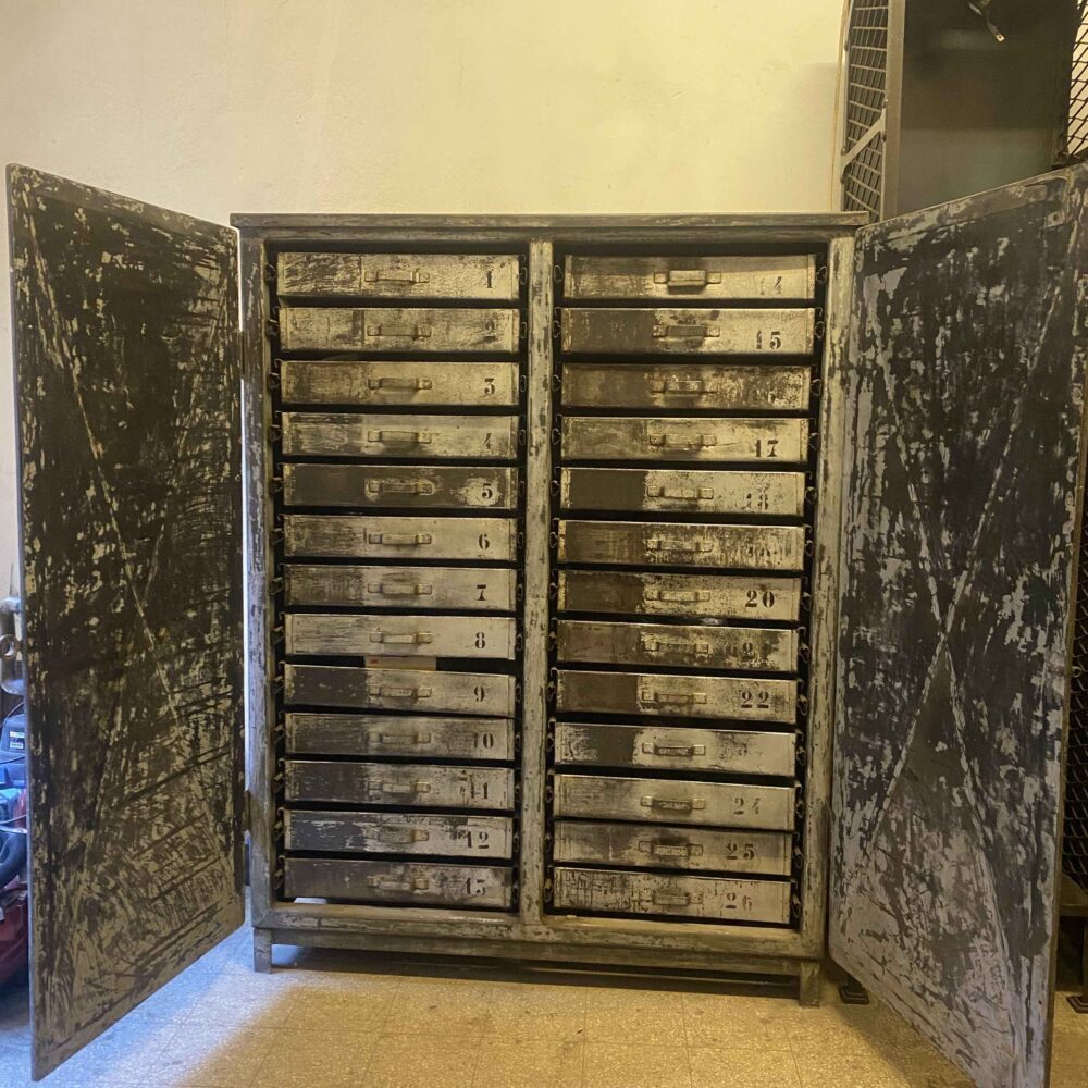 mobile da officina anni '50
